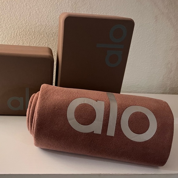ALO Yoga Other Alo Grounded Noslip Towel Poshmark